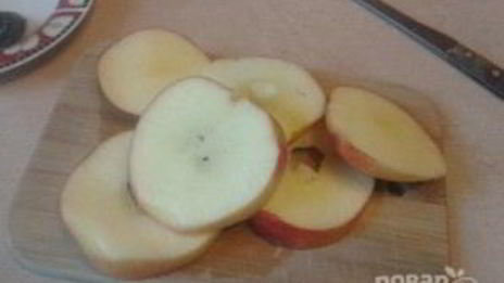 куриное филе с яблоками и черносливом