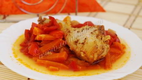 куриные голени утопленные в овощном гарнире
