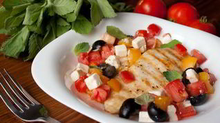 Куриные грудки в греческом стиле