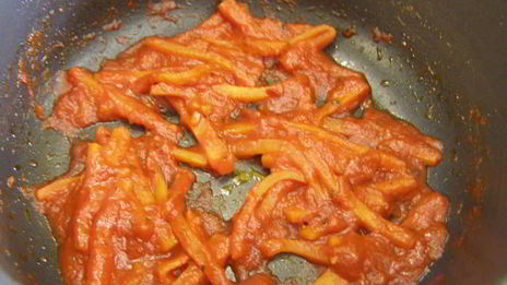 курица на шпажках с соте из стручковой фасоли