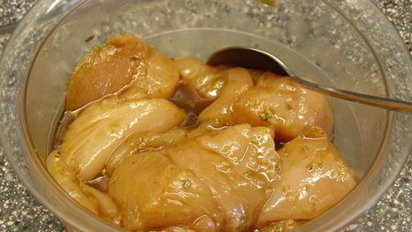 курица на шпажках с соте из стручковой фасоли