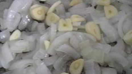 курица, тушенная с овощами