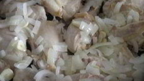 курица, тушенная с овощами