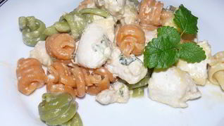 Курица в йогуртово-мелиcовом маринаде