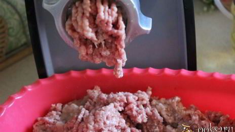 мясные биточки, запеченные с овощами