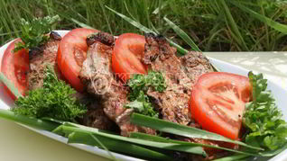 Мясо на гриле с кинзой