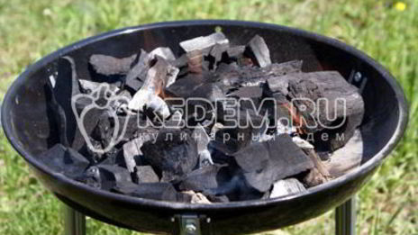 мясо на гриле с кинзой