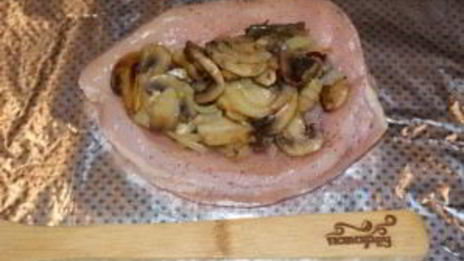 мясо с шампиньонами в духовке
