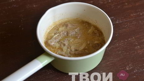 мясо в белом соусе