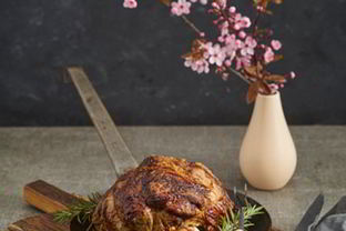 Рулька, запеченная в рукаве