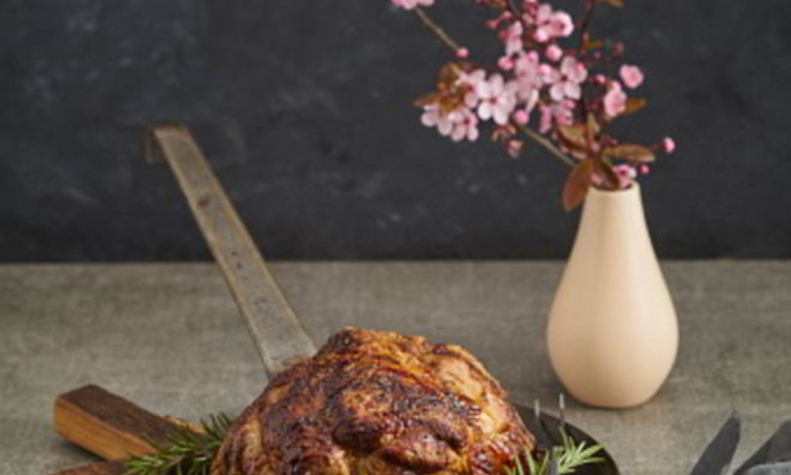 Рецепт рулька, запеченная в рукаве