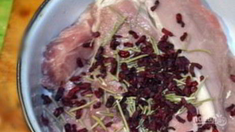 свинина с барбарисом в духовке