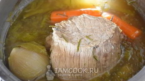 телятина под соусом из тунца