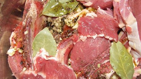 телятина в смородиново-винном соусе