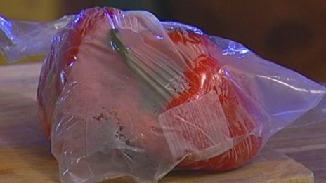 цыпленок с соусом из помидоров и перца