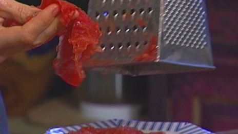 цыпленок с соусом из помидоров и перца