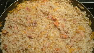 Тушенка с гречкой