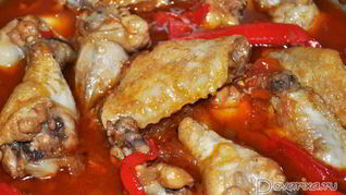 Тушеные крылышки в соевом соусе с вином
