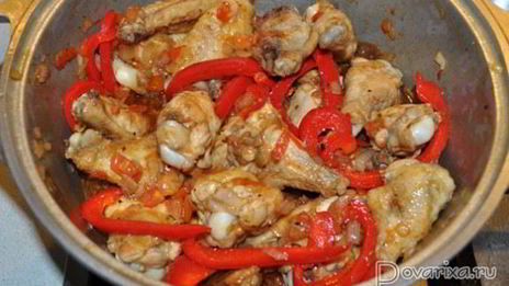 тушеные крылышки в соевом соусе с вином