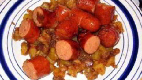 жареная колбаса с картофелем