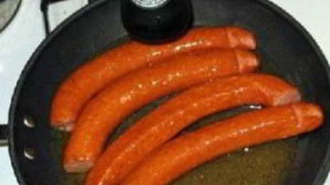 жареная колбаса с картофелем