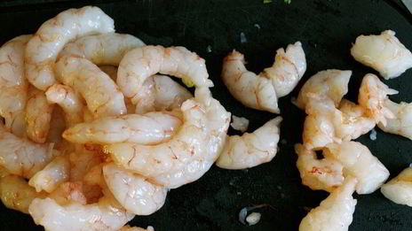 ньокки с креветками и спаржей