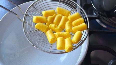 ньокки-суфле под грибным соусом бешамель