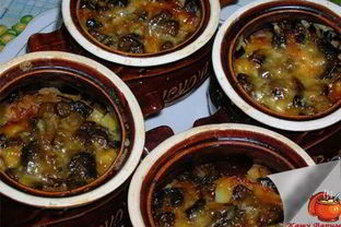 Баклажаны с курицей в горшочке