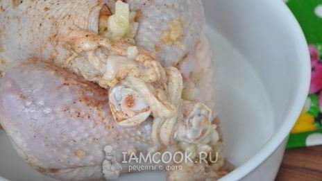 фаршированная курица с патиссонами в рукаве