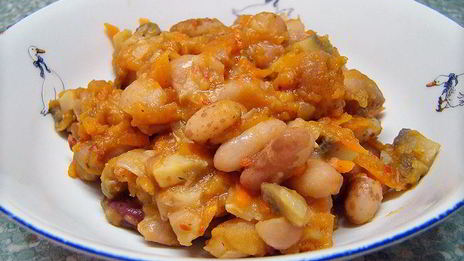 фасоль с томатной пастой