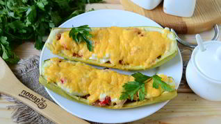 Кабачки, фаршированные куриной грудкой