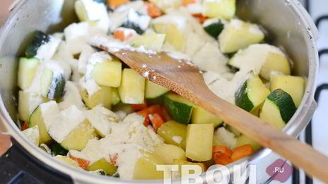 кабачки тушеные с овощами