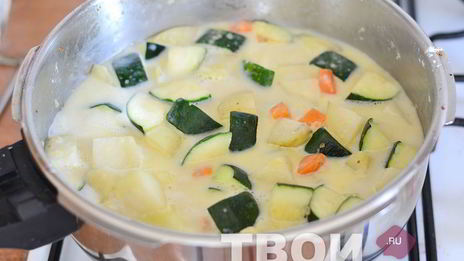 кабачки тушеные с овощами