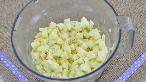 кабачки тушеные в морковном соке c чечевицей