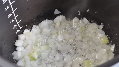 кабачки тушеные в морковном соке c чечевицей