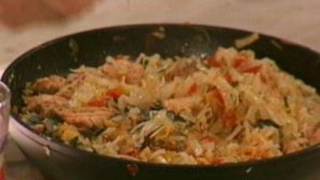 капуста, тушеная с рыбой