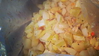 Картофель и кабачки, запеченные в рукаве