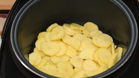 картофель с грибами запеченный в мультиварке