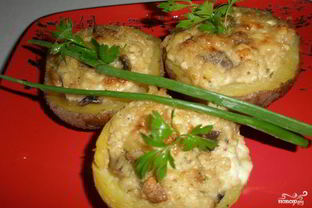 Картофель, запеченный с грибами и сыром