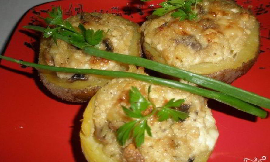 Рецепт картофель, запеченный с грибами и сыром