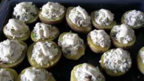 картофель, запеченный с грибами и сыром