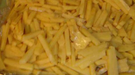 картофель запеченный с мясом и грибами в сметане