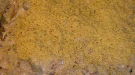 картофель запеченный с мясом и грибами в сметане