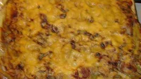 картофель запеченный с мясом и грибами в сметане