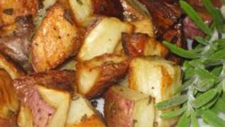 Картофель запеченный в духовке с розмарином