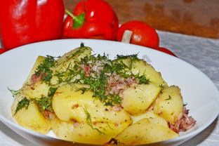 Картошка запеченная с сальтисоном в духовке