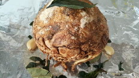 корень сельдерея, запеченный в духовке