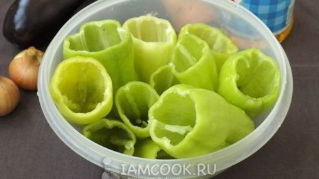 перец, фаршированный баклажанами