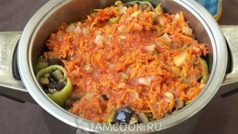 перец, фаршированный баклажанами