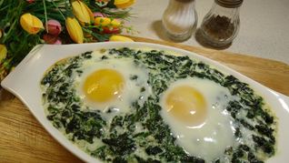 Шпинат с яйцом в духовке